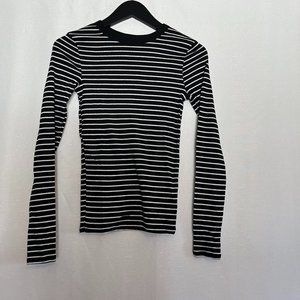 NWT Wild Fable Long Sleeve Striped Tee Black/White Medium